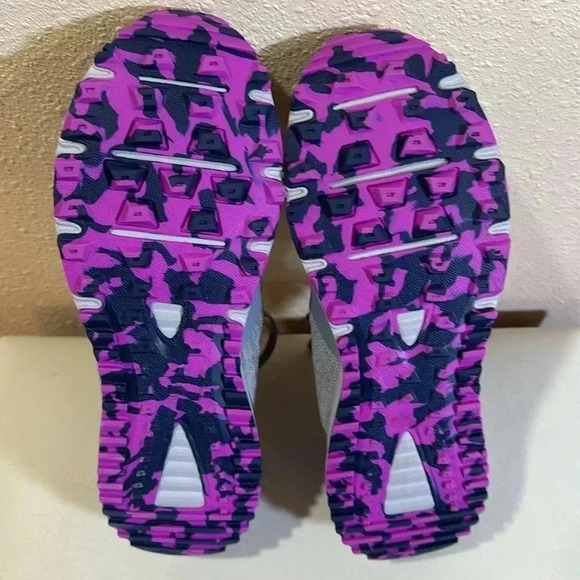  new balance trail runners size 7 1/2 - Picture 7 of 8